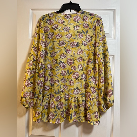 Suzanne Betro Yellow Floral Sheer Balloon Sleeve V-Neck Blouse NWT Size S - Picture 7 of 9